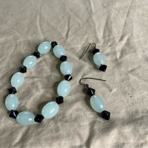 Nephrite stretch bracelet and earrings set